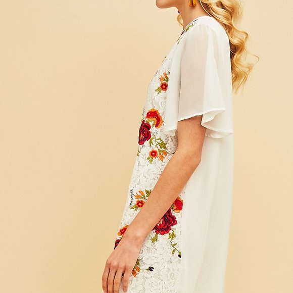 ⭐️NEW⭐️ Gorgeous Floral Embroidered Dress - Picture 4 of 6